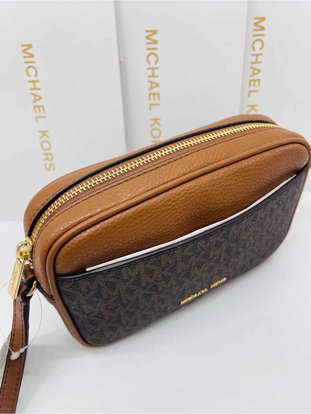 Michael Kors Jet Set Sm Signature Logo Camera Crossbody Xbody Bag
Brown 
NWT - Picture 12 of 16